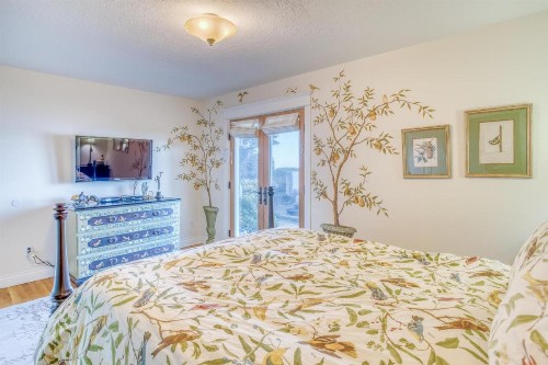 Sunset House - image 29