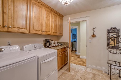 Sunset House - image 38