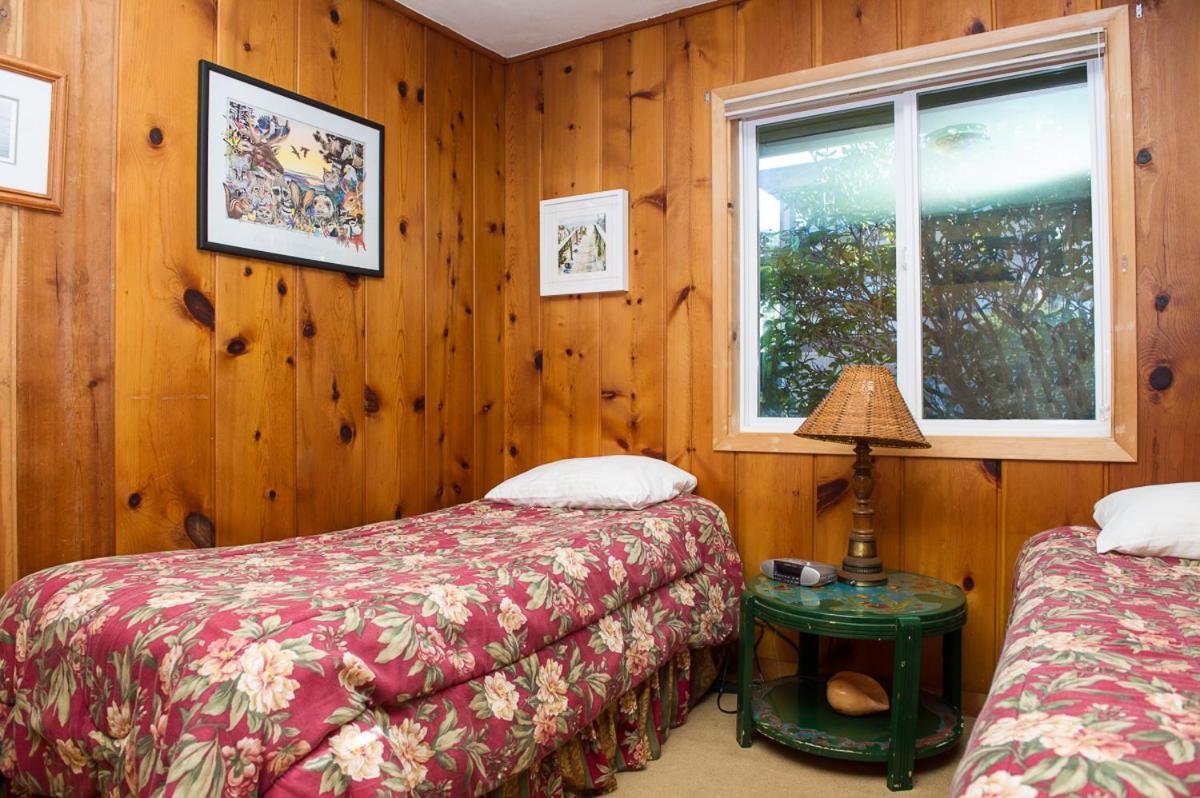 Beach Bungalow - Roads End - image 5
