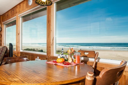 Beach Bungalow - Roads End - image 8
