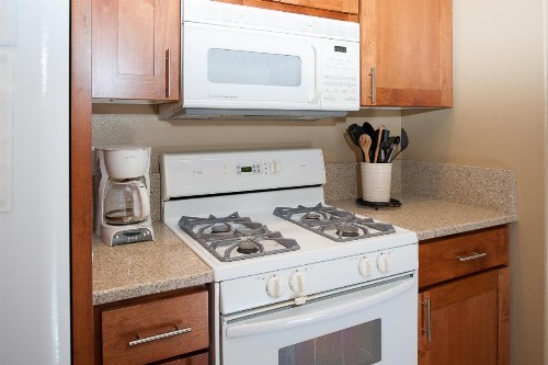 Browne's Beach N'Pad - image 5