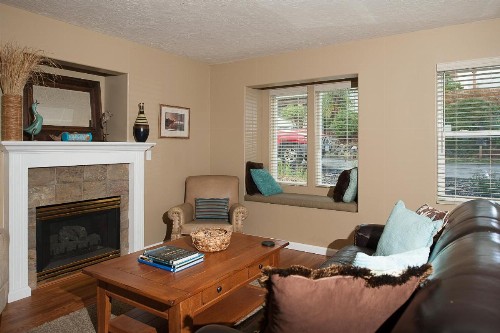 Browne's Beach N'Pad - image 8