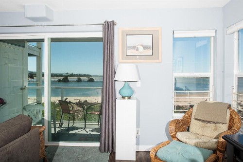 Waters Edge 214 - image 1
