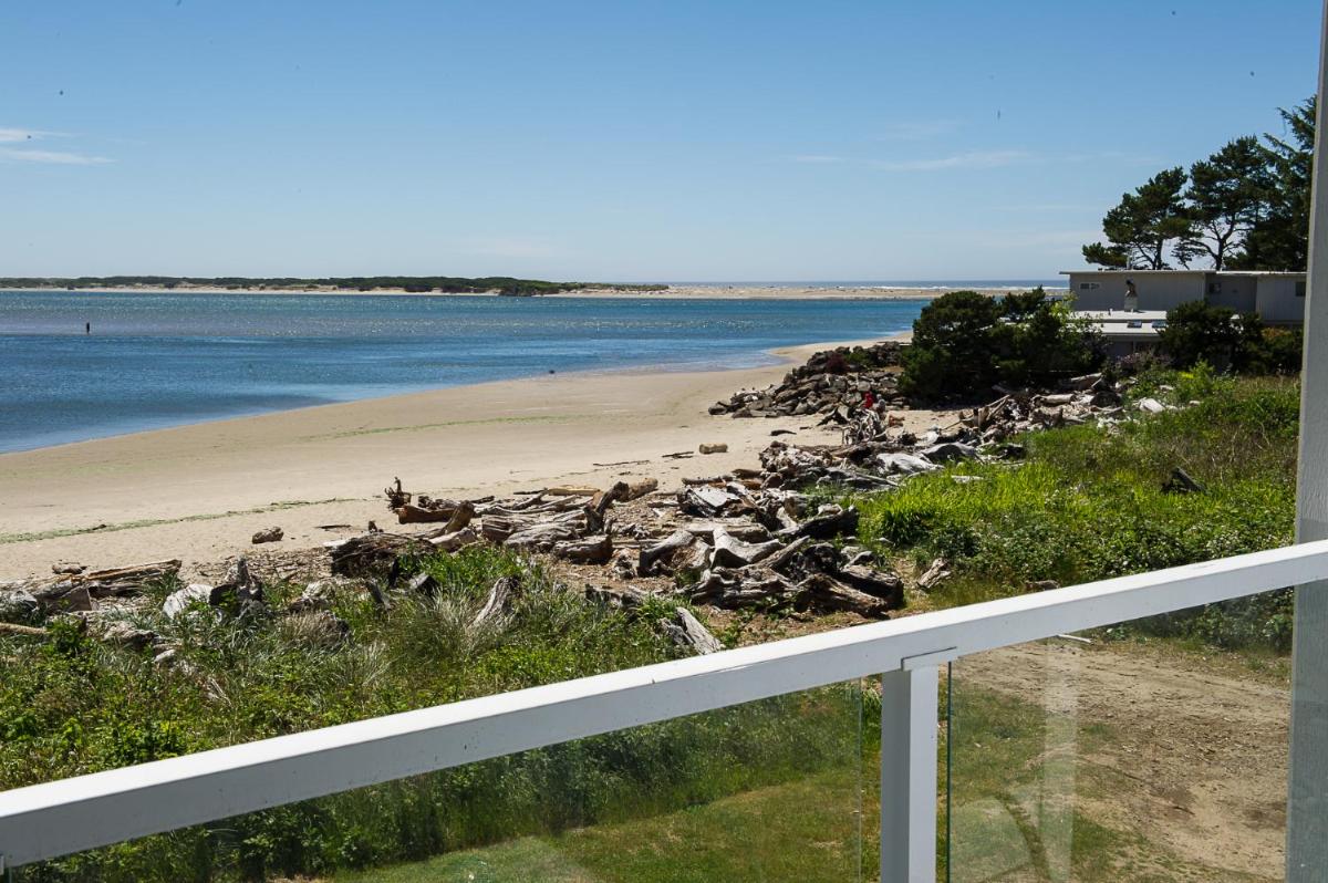 Waters Edge 214 - image 5