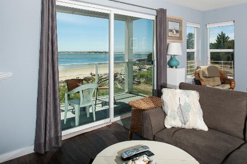 Waters Edge 214 - image 8