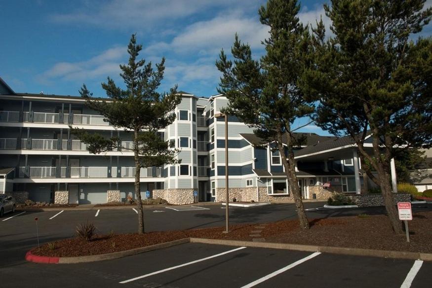 Waters Edge 302 - image 2
