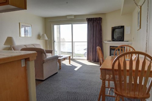 Waters Edge 302 - image 4