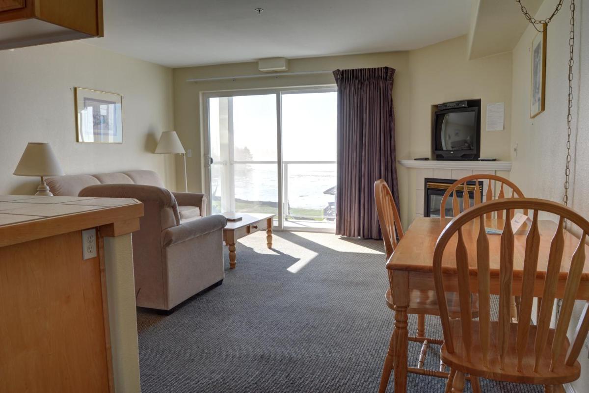 Waters Edge 302 - image 4
