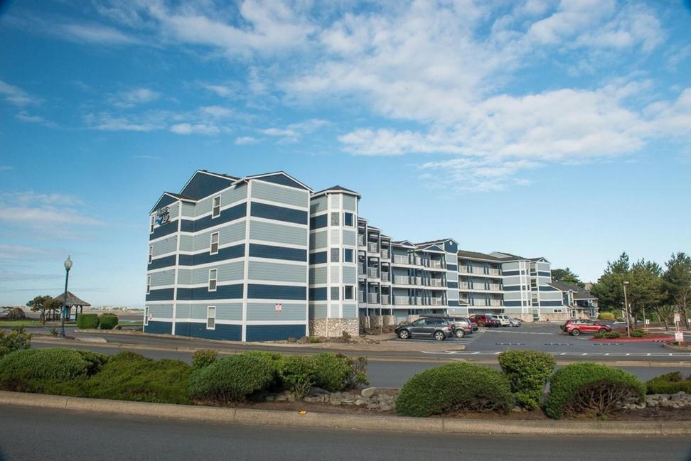 Waters Edge 302 - image 5