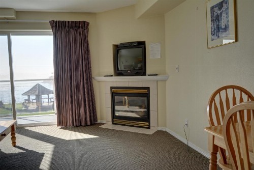 Waters Edge 302 - image 7