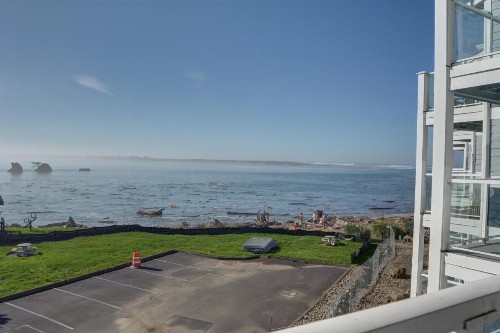 Waters Edge 302 - image 8