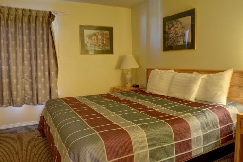 Waters Edge 302 - image 9