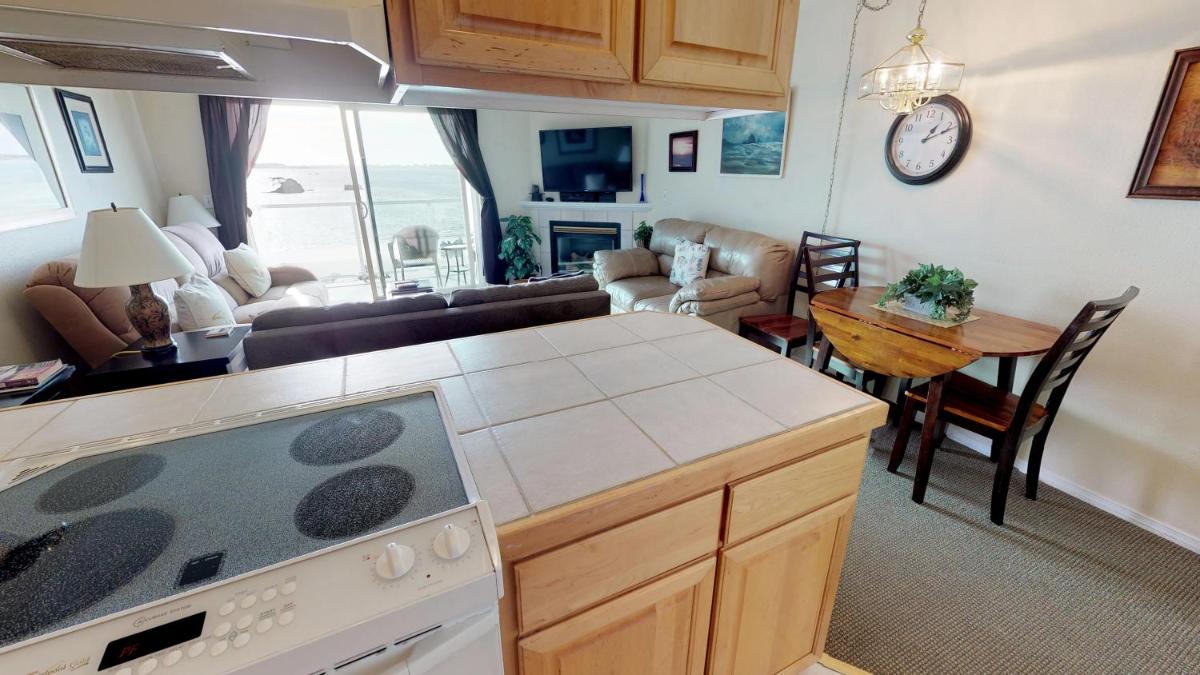 Waters Edge 308 - image 6