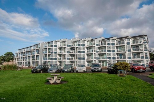 Waters Edge 309 - image 12