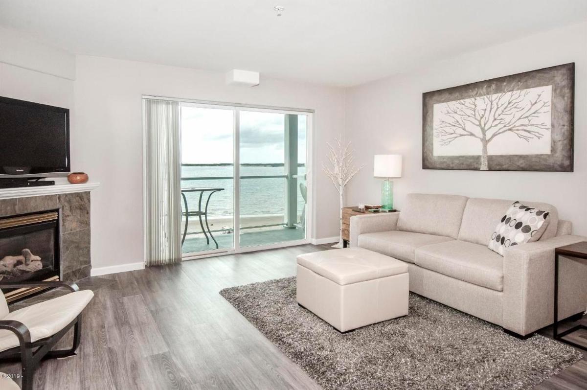 Waters Edge 309 - image 5