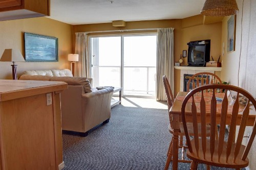 Waters Edge 312 - image 8