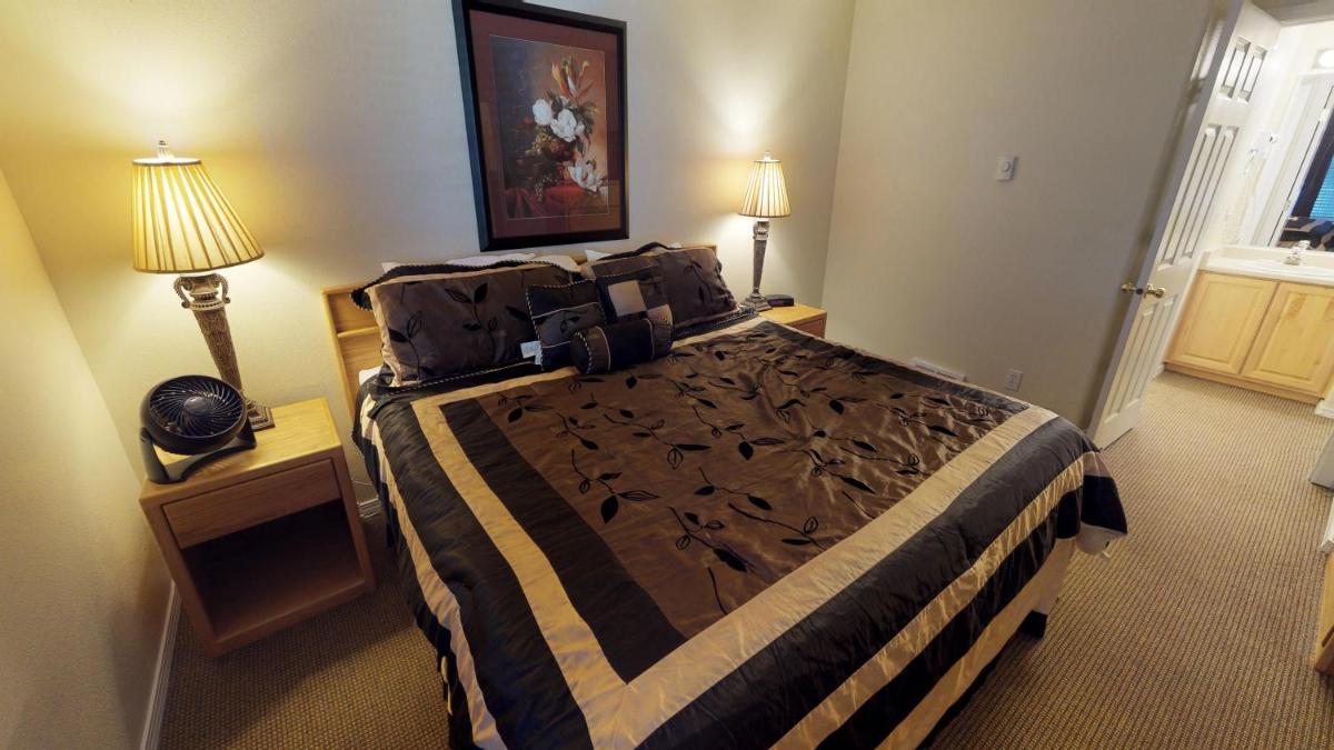 Waters Edge 402 - image 3