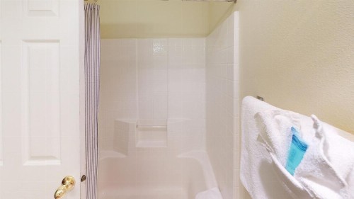 Waters Edge 402 - image 7