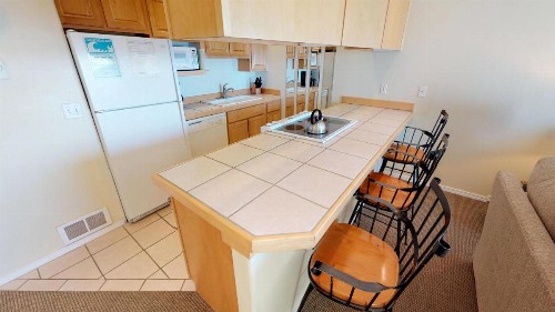 Waters Edge 402 - image 9