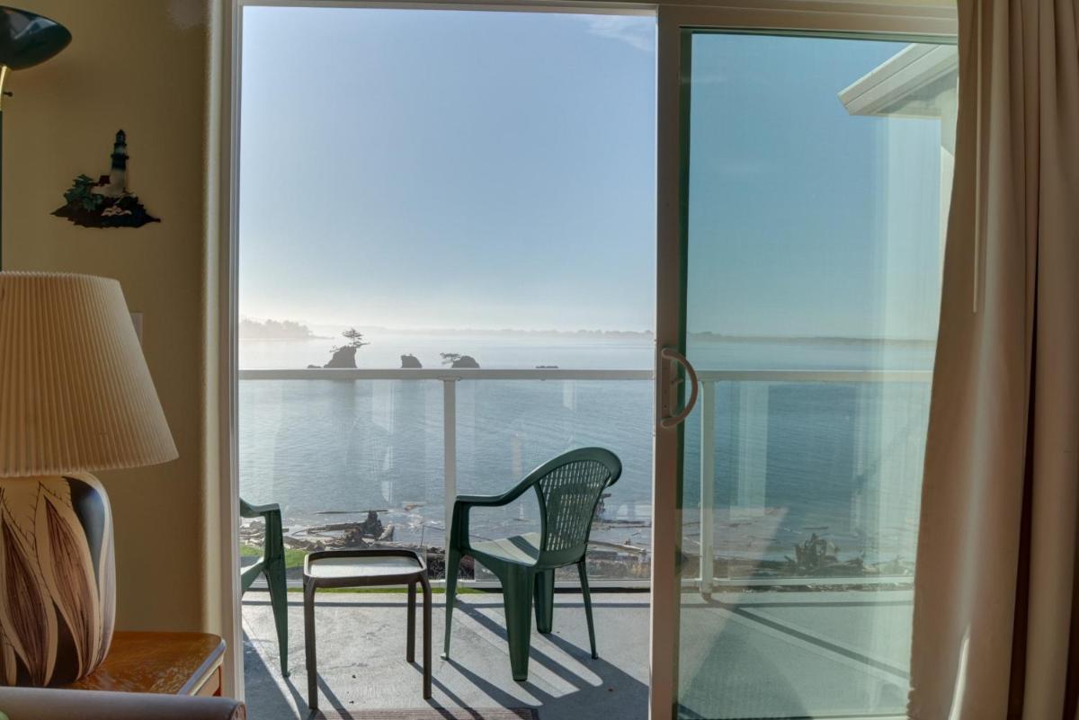 Waters Edge 404 - image 2