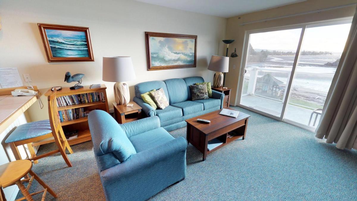 Waters Edge 404 - image 4
