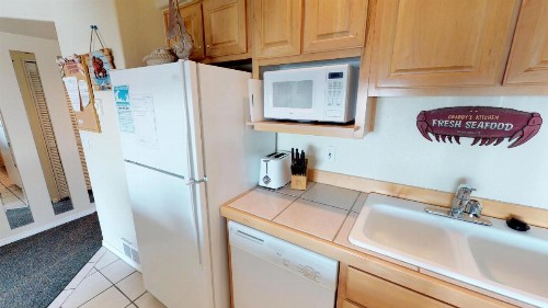 Waters Edge 404 - image 8