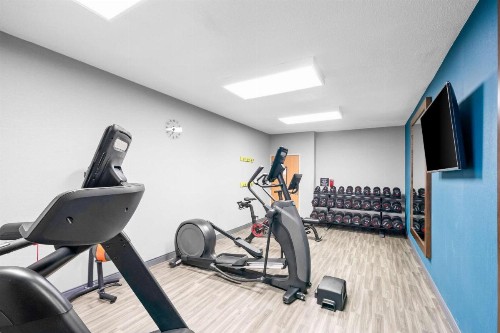 Hampton Inn South Heritage Park - image 17