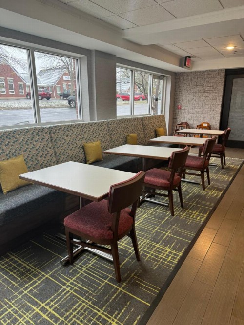 Hampton Inn South Heritage Park - image 47