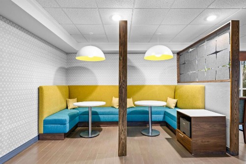 Hampton Inn South Heritage Park - image 7
