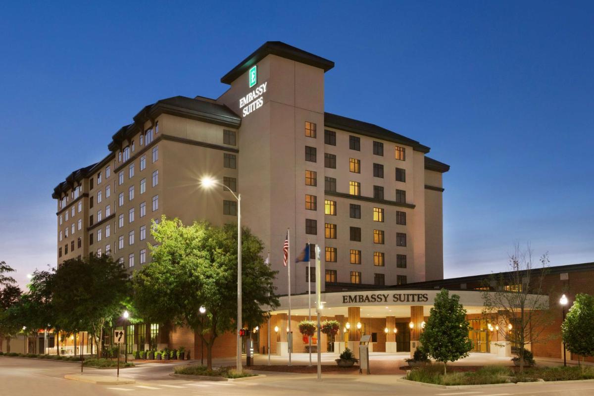 Embassy Suites Lincoln - main image