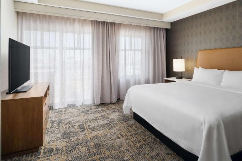 Embassy Suites Lincoln - image 23