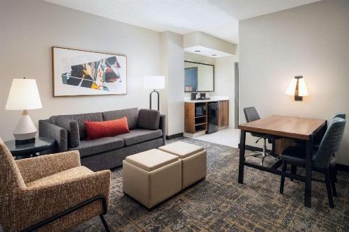 Embassy Suites Lincoln - image 24