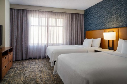 Embassy Suites Lincoln - image 37