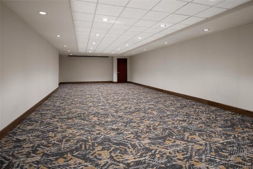 Embassy Suites Lincoln - image 38
