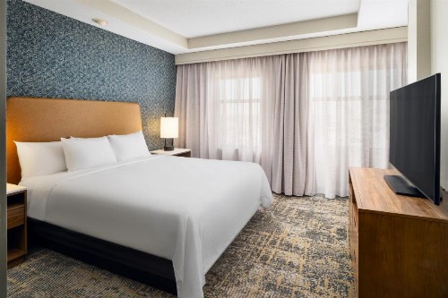 Embassy Suites Lincoln - image 40