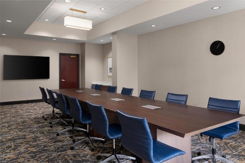 Embassy Suites Lincoln - image 41
