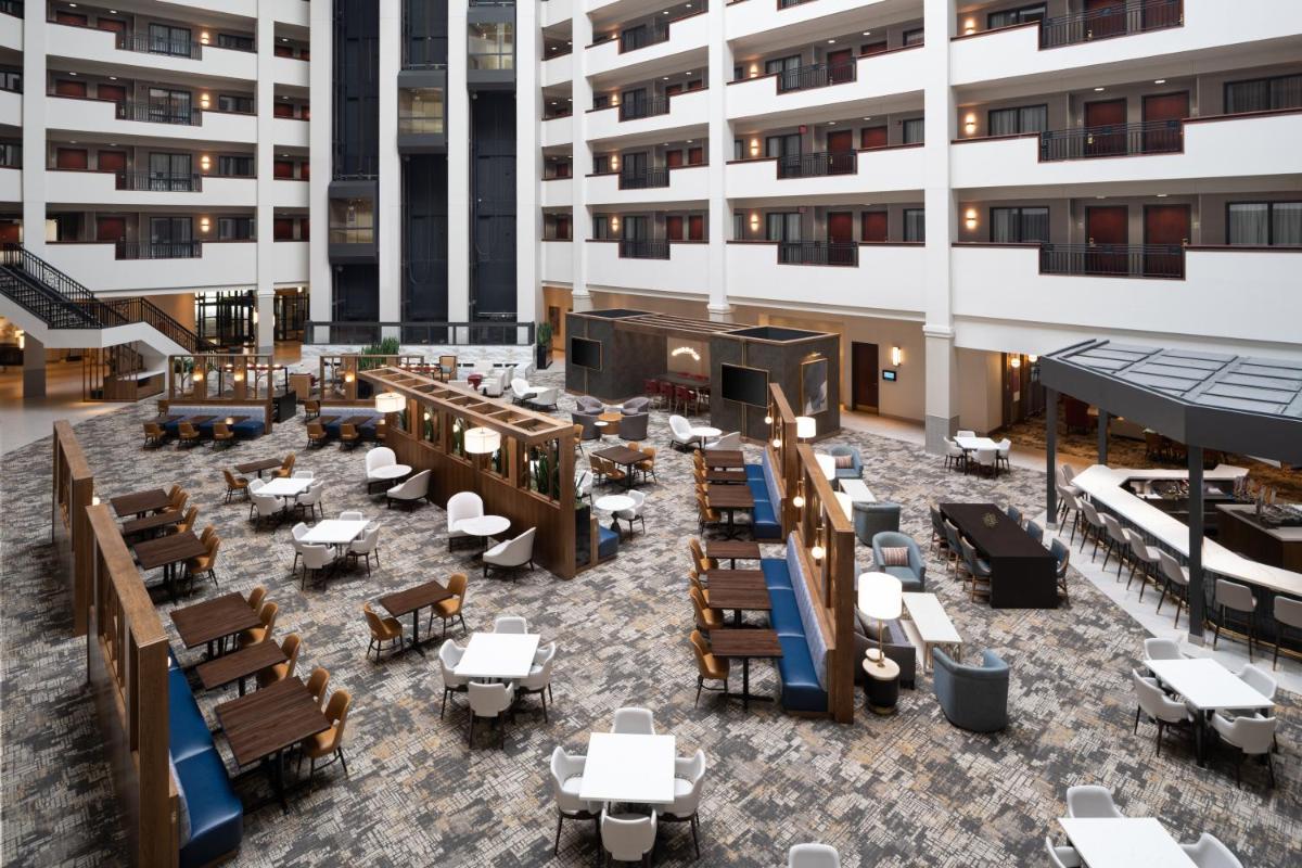 Embassy Suites Lincoln - image 5