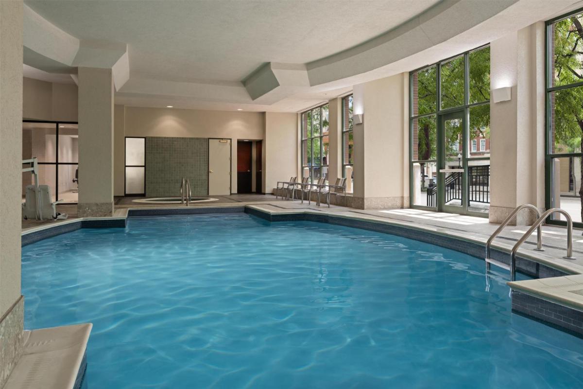 Embassy Suites Lincoln - image 7