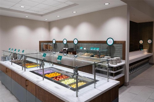 Embassy Suites Lincoln - image 8