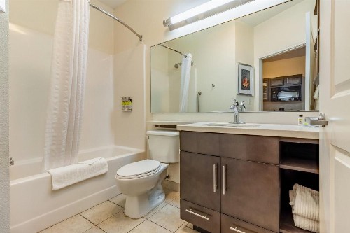 Candlewood Suites Lincoln an IHG Hotel - image 10
