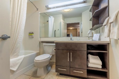 Candlewood Suites Lincoln an IHG Hotel - image 18