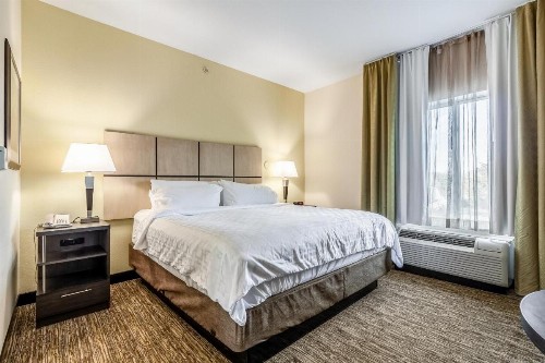 Candlewood Suites Lincoln an IHG Hotel - image 27