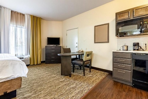 Candlewood Suites Lincoln an IHG Hotel - image 8
