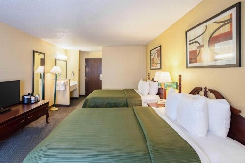 Quality Inn & Suites Lincoln - image 20