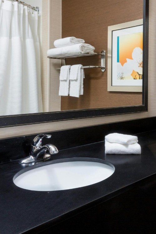 Fairfield Inn & Suites Lincoln - image 7