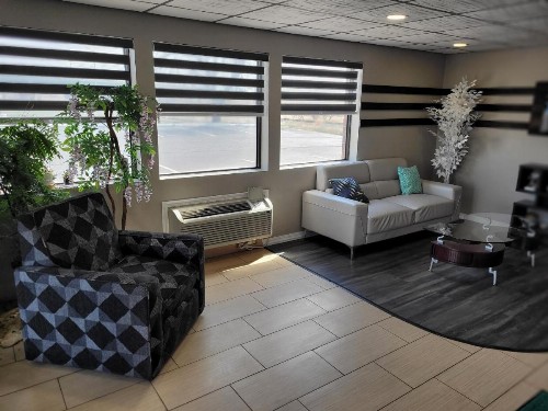 Horizon Inn - image 11