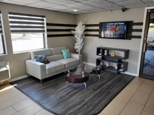 Horizon Inn - image 9