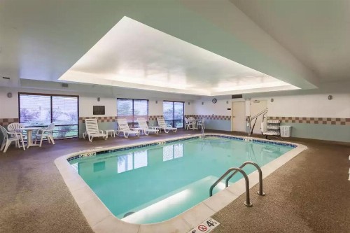 Comfort Suites Lincoln East - image 15