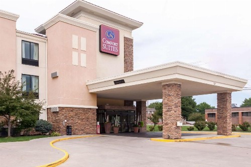 Comfort Suites Lincoln East - image 21