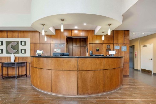 Comfort Suites Lincoln East - image 38